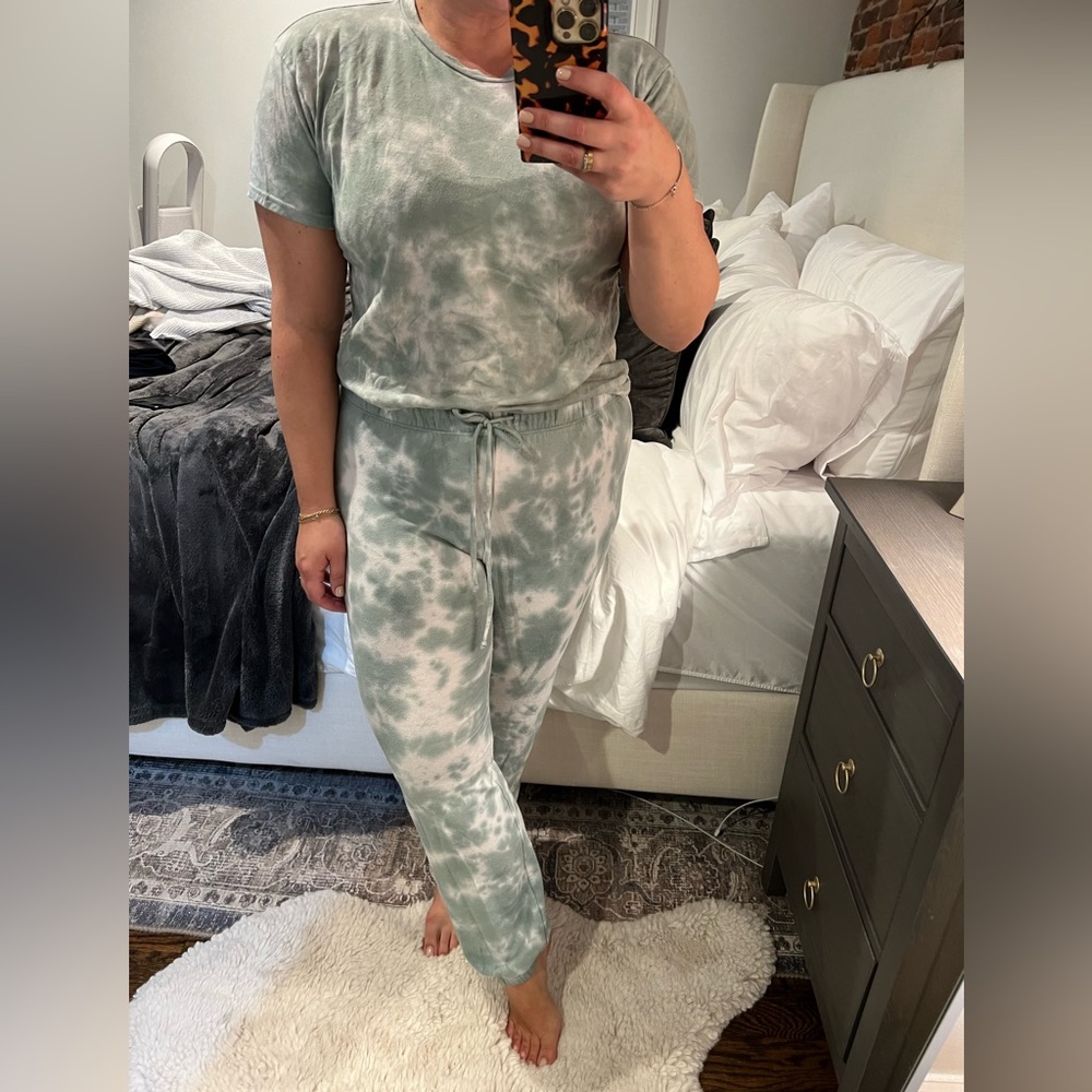 Tie dye sage casual sweat set